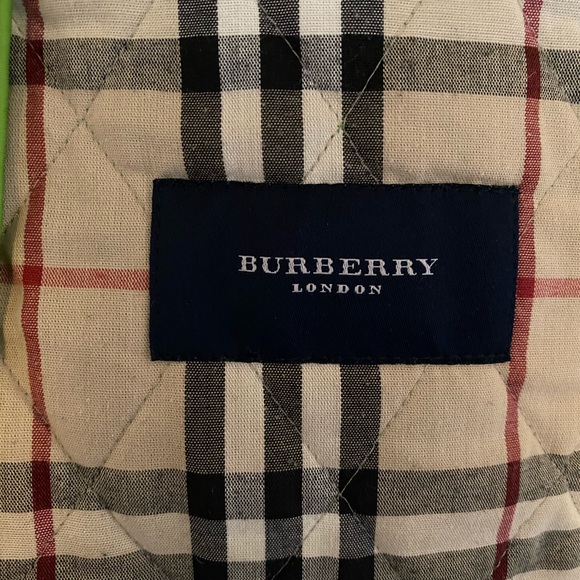 Authentic Burberry Quilted Jacket - Picture 2 of 7